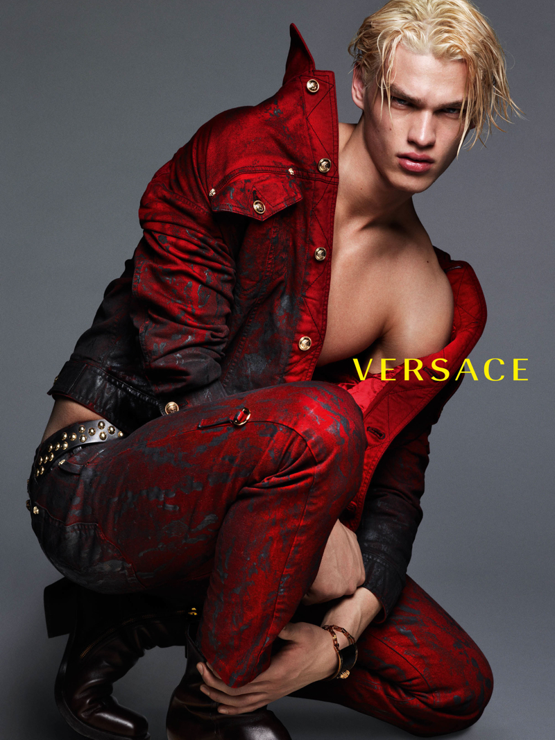 versace-men-fall-winter-2014-campaign-photo-001