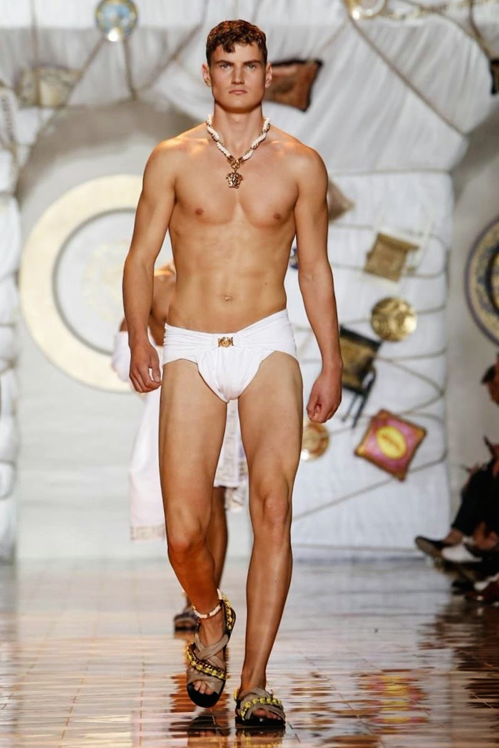 MMFW-Versace-Men-SS-2015-021