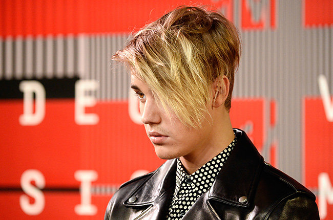 justin-bieber-mtv-vma-2015-red-carpet-billboard-650