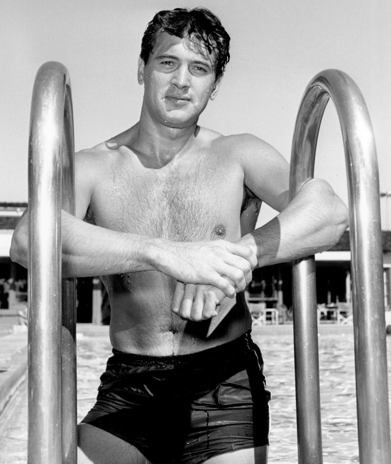 Rock-Hudson-Shirtless-Swim-Shorts-Picture-800x948